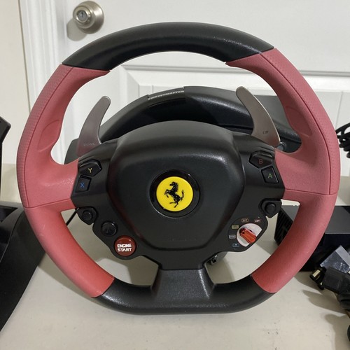Xbox One 500GB Console + Thrustmaster Ferrari F1 Pacchetto Ruote e Pedali Racing - Foto 3 di 24