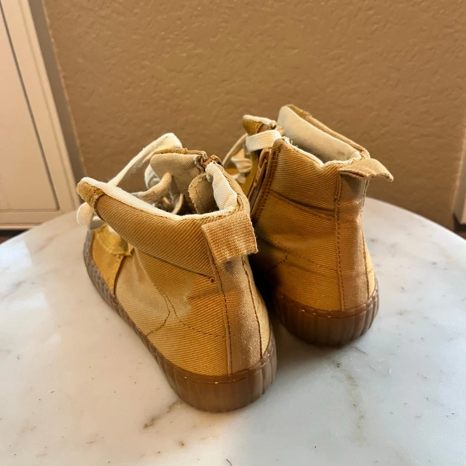 Zapatilla deportiva de caña alta Zara para niño cremallera amarillo mostaza lona 32 EUR 1 EE. UU. Foto 2 de 4