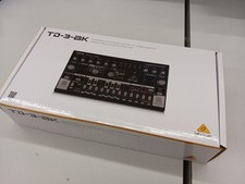 BEHRINGER TD-3-BK Analog Bassline Synthesizer...