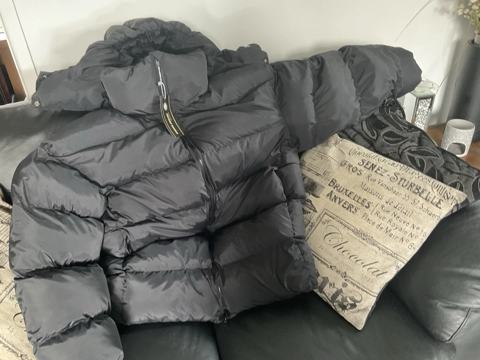 Canada goose STYLE LADIES oversized BLACK PUFFER JACKET 14 brand new with tags - Image 4 of 4