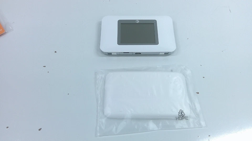 AT&T Unite (AC770S) 4G LTE Mobile WiFi Hotspot - Image 3 of 4