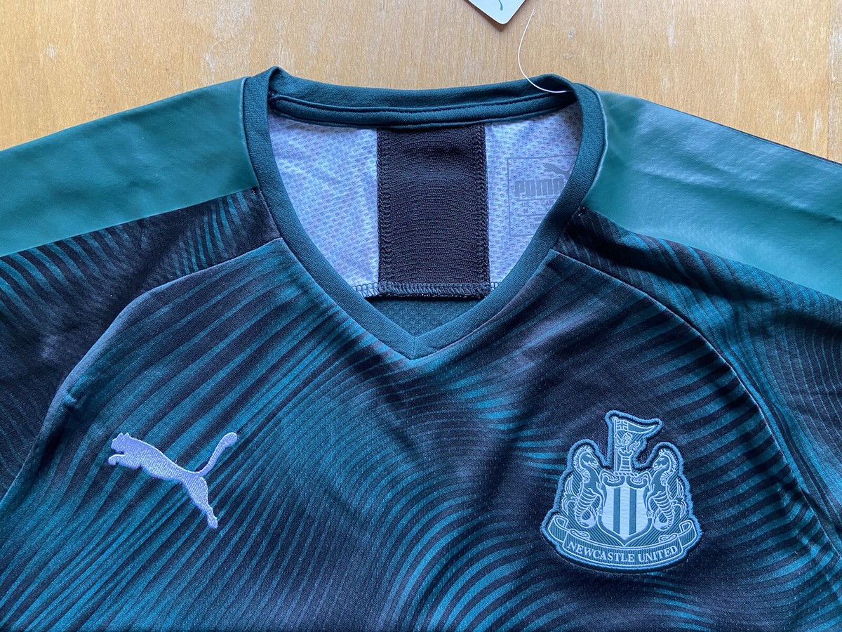 Maillot Extérieur Newcastle United Saison 2019/20 - Modèle Extérieur (away) - Marque PUMA - Occasion