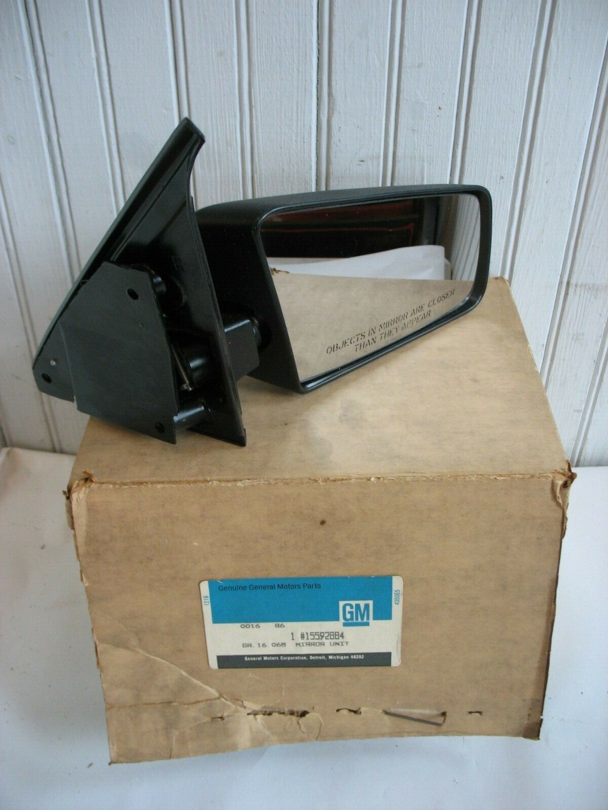 NEW GENUINE GM #15592884 Chevrolet GMC Passenger Side R View 
