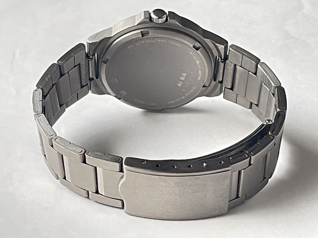Seiko Alba V501-0Dn0 Analog Solar Men Titanium 10 Bar