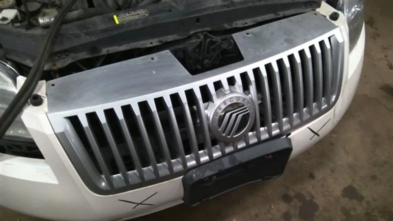 Grille Upper Vertical Bars Satin Aluminum Finish Fits 06-09 MILAN 341173 Foto 2 de 4