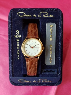 Ladies Oscar de la Renta Quartz Watch Gold Tone Leather Band Japan 219-2035