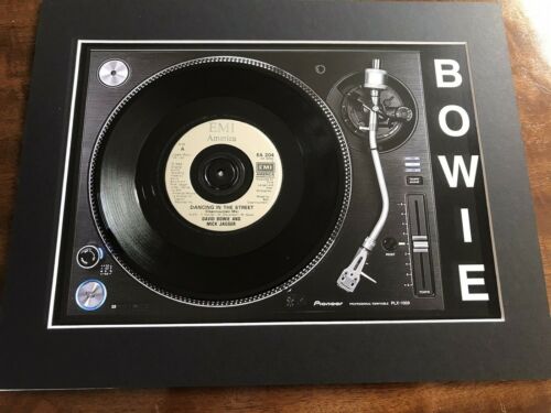 David Bowie - Dancing In The Street - Genuine 7&#034; Single on a Record Player Print