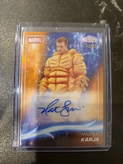 Topps Marvel Chrome Nathan Fillion Autogramm /25 Master Karja Guardians Vol. 3