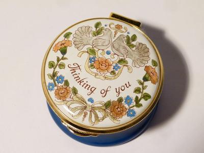 THINKING OF YOU 2 Tauben & Blumen Staffordshire Emaille Schmuckschatulle verpackt #10