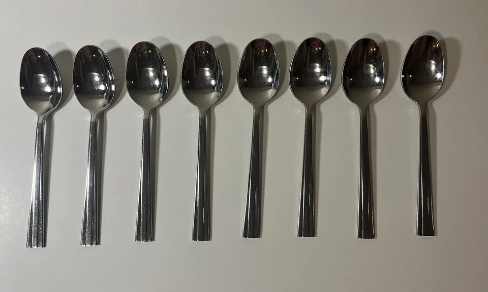 32 Cuisinart Stainless Flatware Set - Image 3 of 4