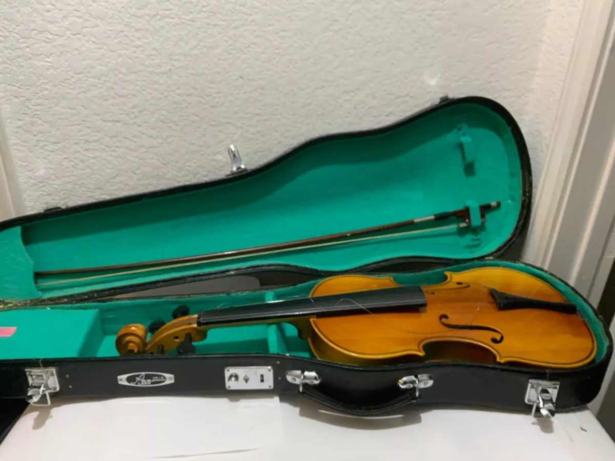 Vintage Lark 3 4 Size Violin Made in Shanghai China missing some