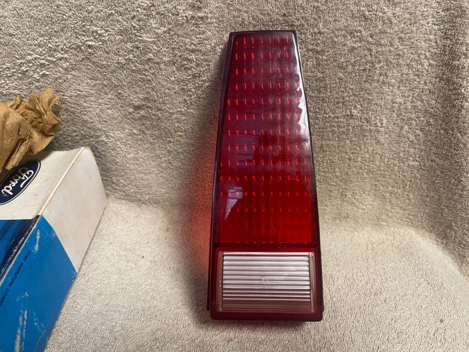 NOS FORD C9GY-13450-A 1969 MERCURY MONTEGO COMET LH RH TAILLIGHT LENS - Image 3 of 4
