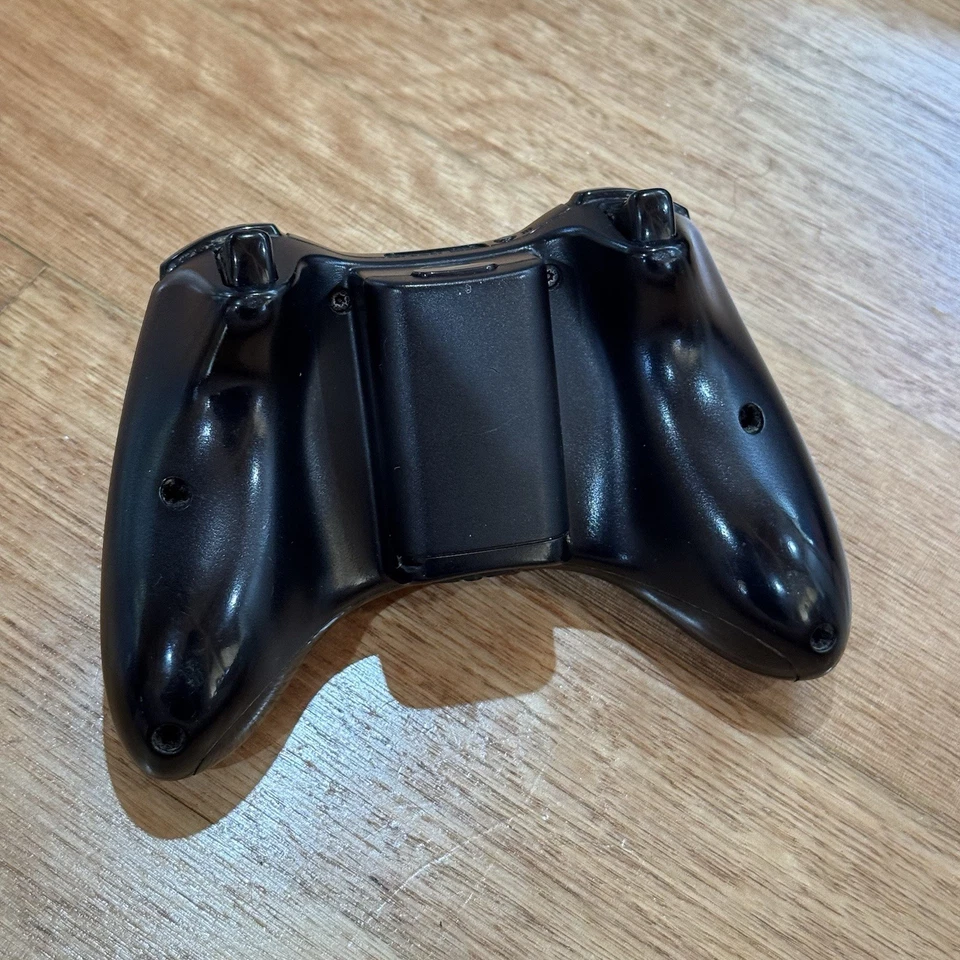 Microsoft Xbox 360 E Console Controller Kinect Sensor & Games Bundle - image 3 of 4