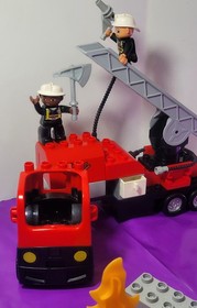 Lego Duplo Fire Truck 4977 28 piece