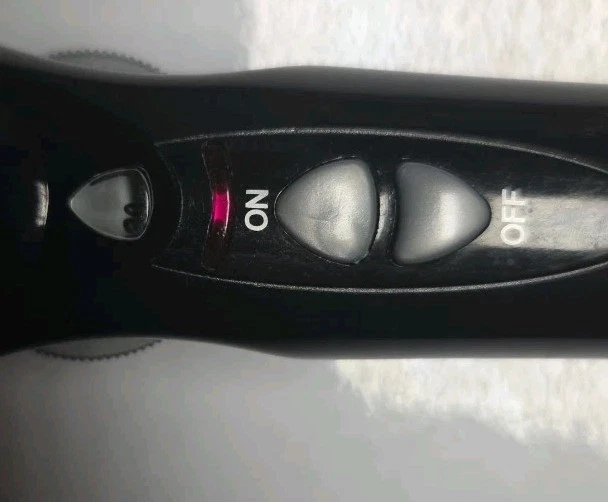 Revlon 3/4" Barrel Size Ceramic Curling Iron 110/220 Volt For Worldwide Use NEW - Image 2 of 4