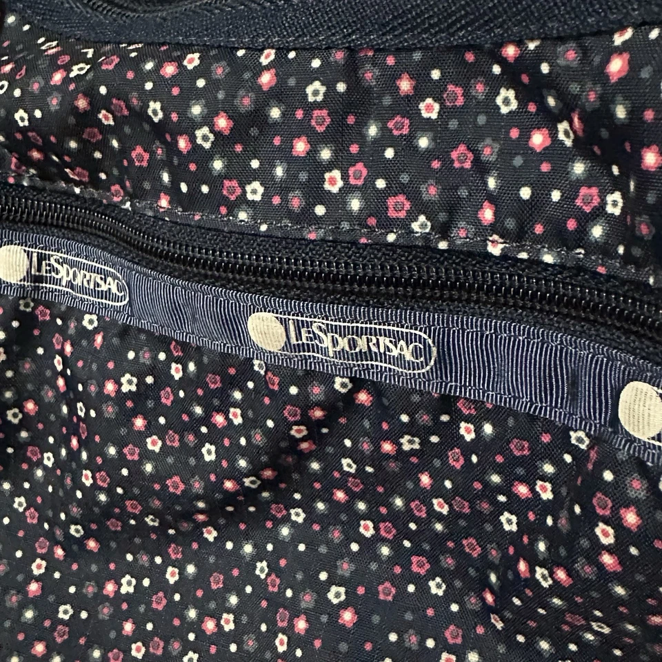 Bolso Bandolera Hobo Floral Azul LE SPORTSAC Cartera de Todos los Días Talla Mediana Foto 4 de 4