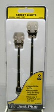 WOODLAND SCENICS DOUBLE LAMP POST STREET LIGHT 2 PACK O GAUGE JP5648 WDS5648 NEW