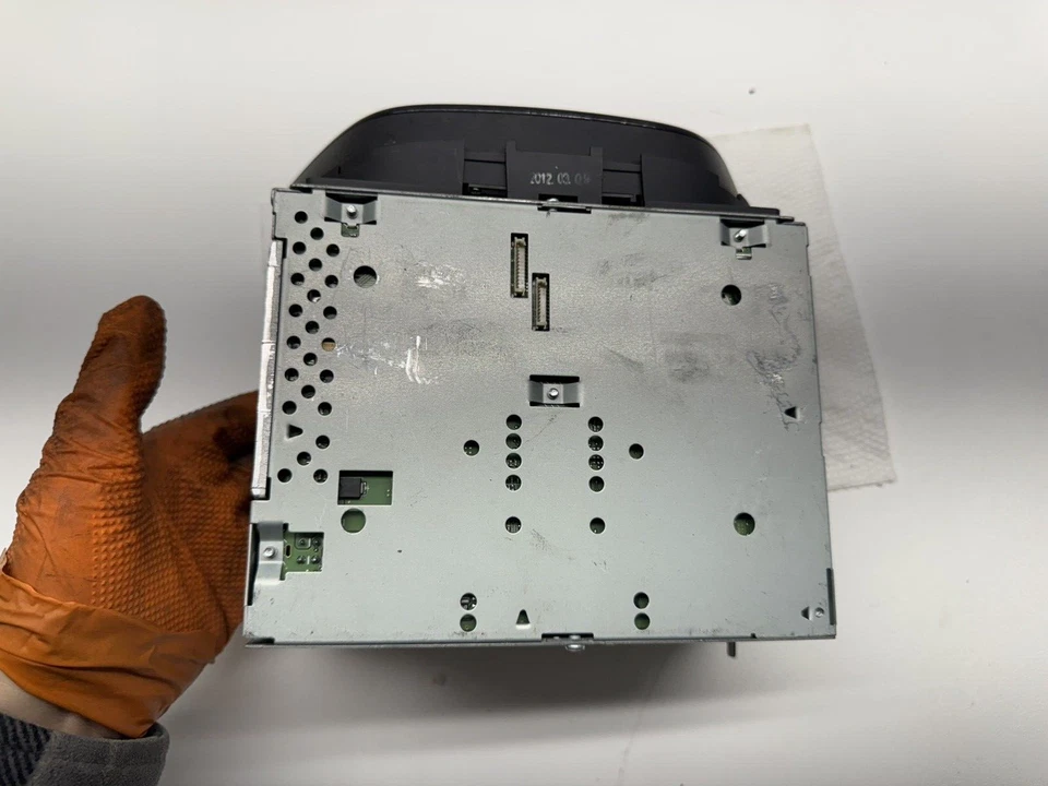 2013 2014 2015 2016 Hyundai Genesis Am Fm Cd Player Radio Receiver - Image 4 of 4