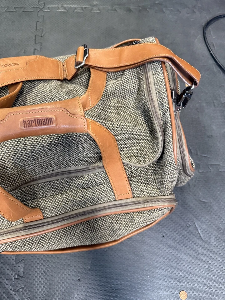 Equipaje de mano Hartmann de cuero tweed con cinturón fin de semana. Correa para el hombro. 19,5" Foto 4 de 4
