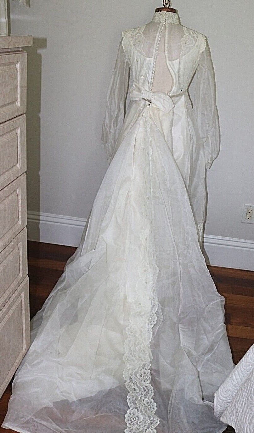 Vintage 1970's Wedding Dress  Long Lace Train - image 6