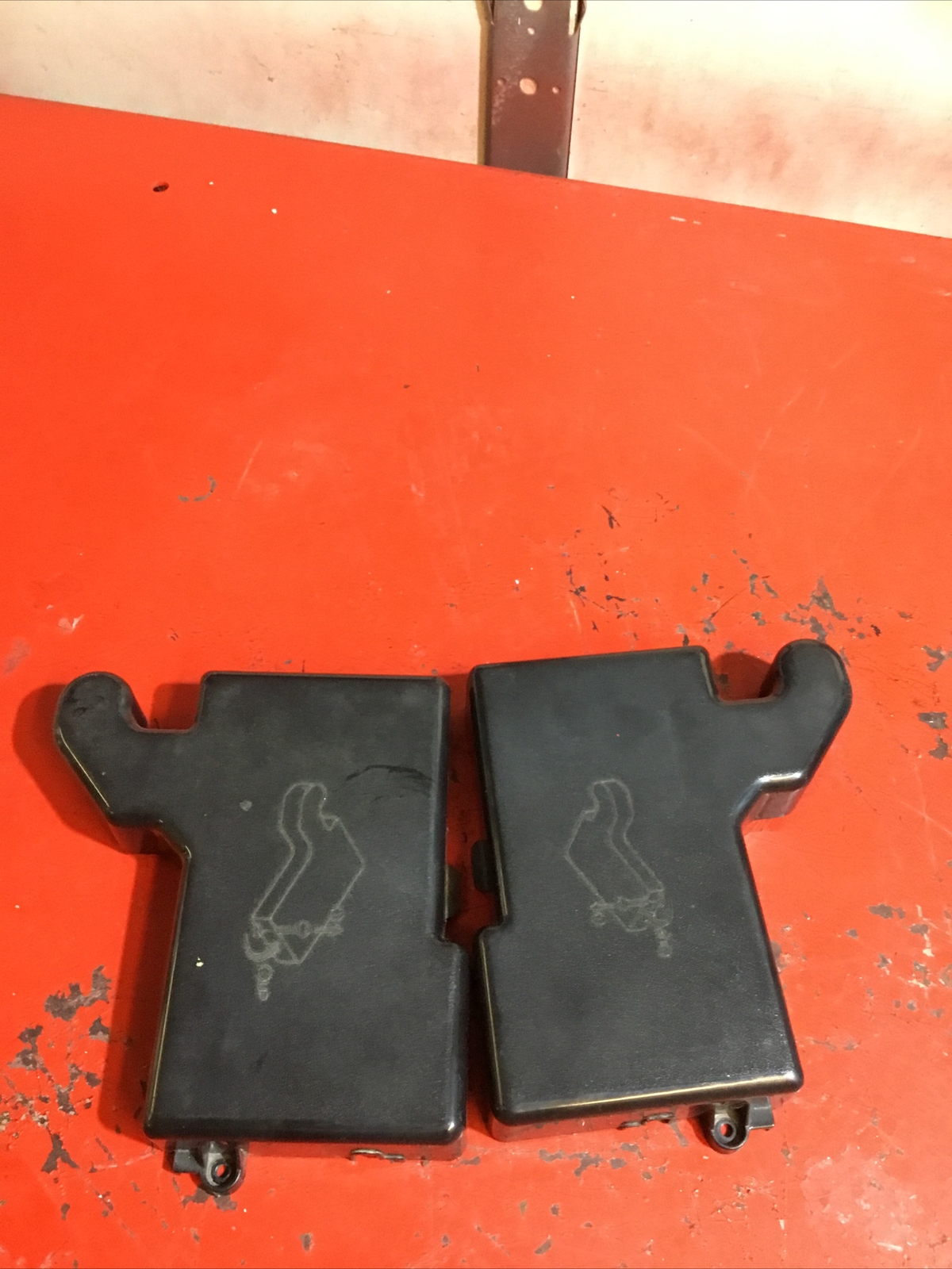 LG REFRIGERATOR DOOR HINGE ((SET L &R)) P/N MCK68187606 MCK68412402 (322)