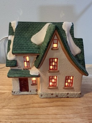 1990 LIGHT UP COBBLE STONE HOUSE GREEN BEIGE RED PLUG IN WORKING
