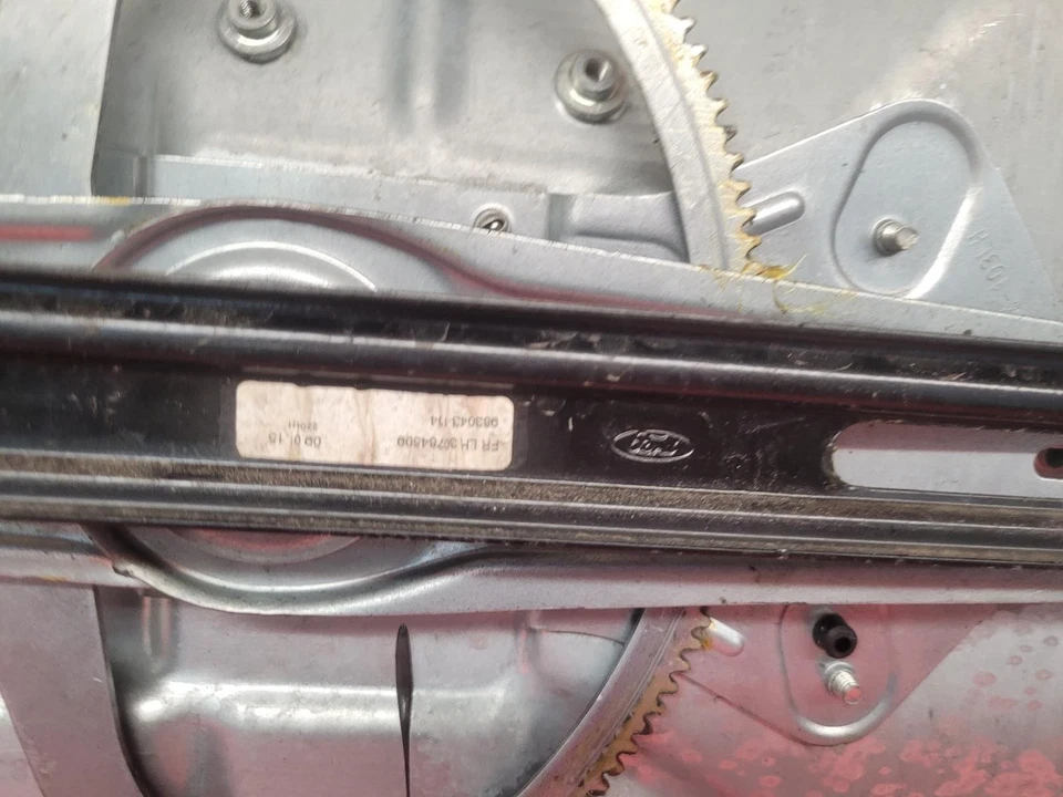 VOLVO V70 WINDOW REGULATOR + MOTOR FRONT PASSENGER SIDE NEARSIDE LH 2015 5 DOOR  - Imagem 4 de 4