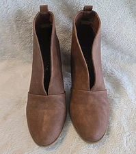 Weeboo Ankle Booties Shoes Chunky Stacked Heels Brown Womens Size 9 Fall Autumn