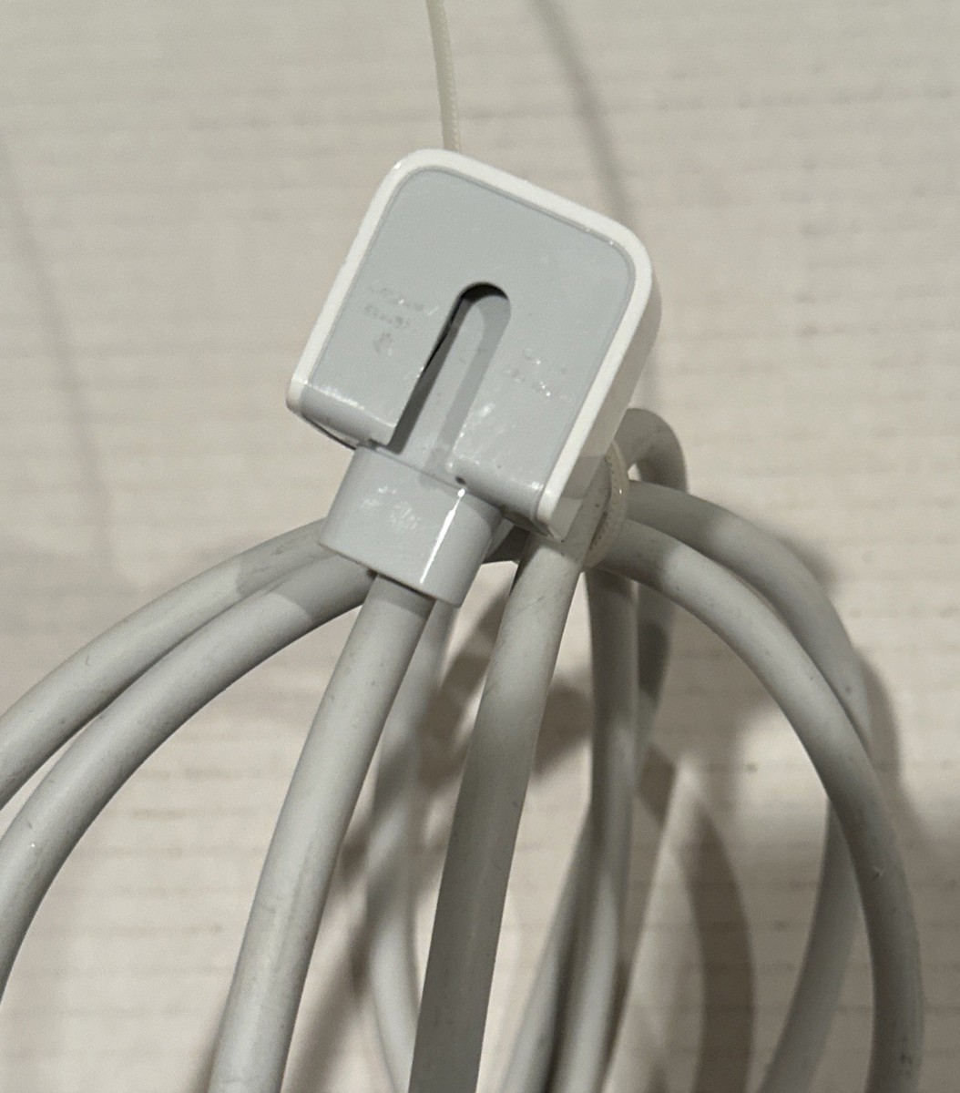 Apple MagSafe 2 85W Power Adapter (MD506LL/A) for MacBook Pro for