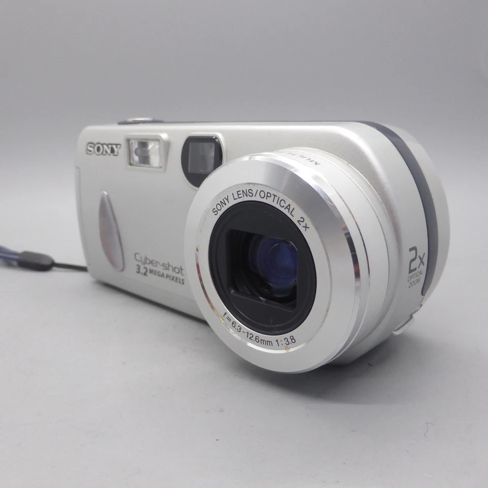 Sony Digital Camera Cybershot DSC-P52 3.2MP Silver Tested - Image 2 of 4