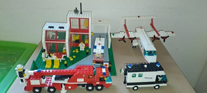 DG LEGO CITY LOTTO 6380 OSPEDALE + AEREO 6356+6676 COMMAND+6358 SNORKEL VINTAGE