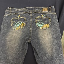 VTG Y2K Apple Bottoms by Nelly Capri Jeans 11/12