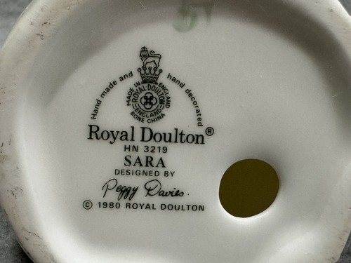 Royal Doulton Lady SARA #HN3219 Designed by Peggy Davis Mini collection 1980 - Picture 6 of 7