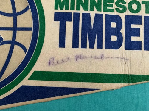 Banderín de baloncesto MINNESOTA TIMBERWOLVES NBA 29x12" firmado por Bill Musselman - Imagen 3 de 5