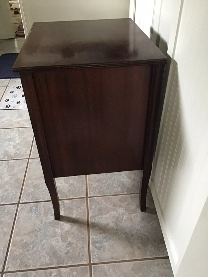 Antiguo armario de discos vintage de caoba Foto 4 de 4