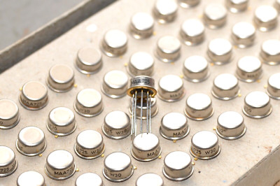 4x Original Tesla Typ MAA725 Operationsverstärker / Operational Amplifier, NOS