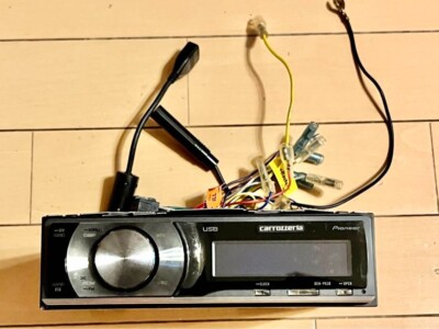 Carrozzeria DEH-P630 カーオーディオ Carrozzeria DEH-P630 Pioneer Car Audio CD / USB 1DIN Used
