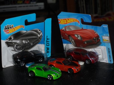 Hot Wheels Alfa Romeo 8C  ( GTV rot oder weiss + 3   )  Karton  Hermes + Post*