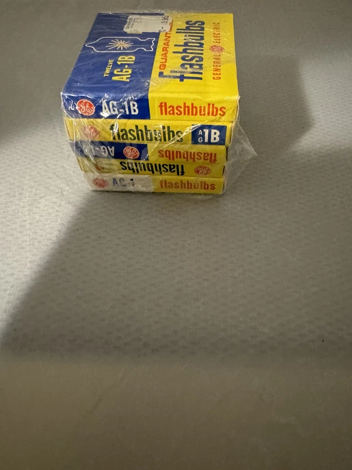 Vintage Package GE M2 Flashbulbs 16 Bulbs in 5 Packages - Image 4 of 4