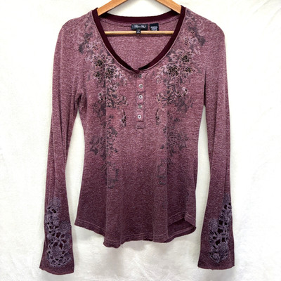 Miss Me Shirt Floral Embellished Long Sleeve Henley Crochet Wine Raw Hem Sz L #b
