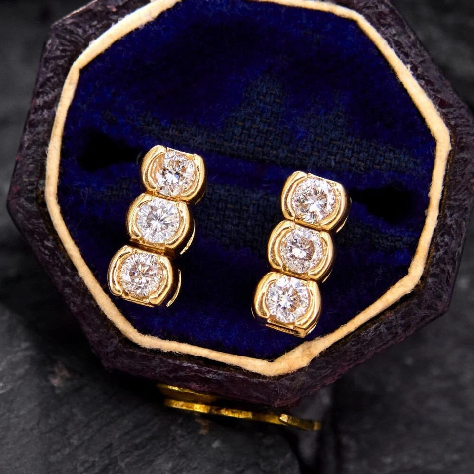 Orecchini a goccia in argento 925 con pietra creata in laboratorio Petite... - Immagine 3 di 4