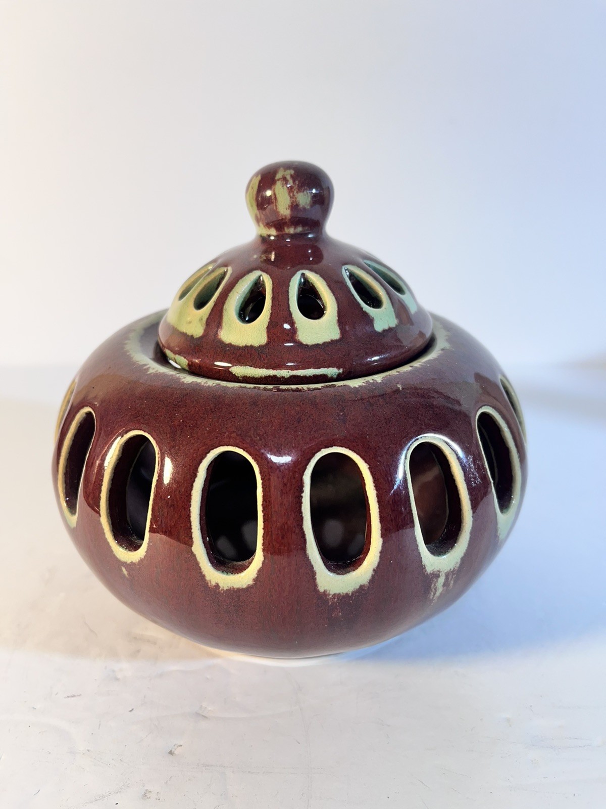 Bombay Pottery Coil Cone Sticker Incense Burner Holder Potpourri Ceramic Pot Lid