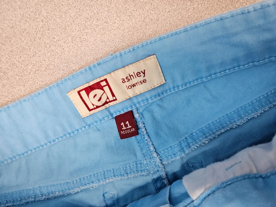 Pantalones cortos chinos de tiro bajo LEI Ashley talla 11 azul claro pantalones cortos de verano Foto 4 de 4