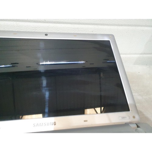 Samsung NP-S3511 Laptop Silver Wi-Fi 15.6" LCD Display Intel Pentium - For Parts - Picture 4 of 22