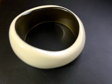 Vtg Chunky resin Acrylic Plastic Wide Bangle 8" width 1-1.50" graduated