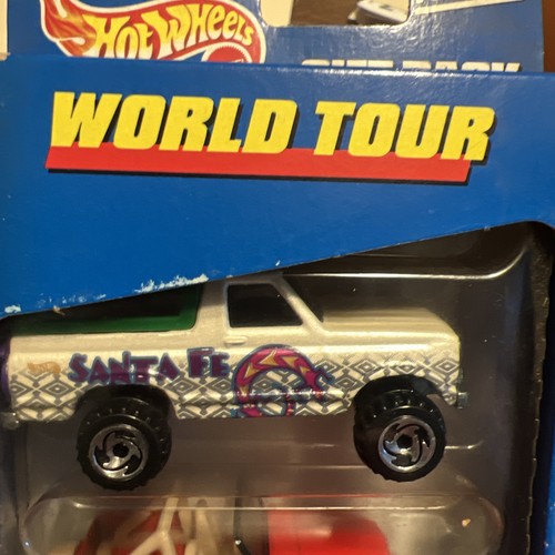 Vintage 1998 Hot Wheels Mattel WORLD TOUR 5- Car Gift Pack #25369 - Picture 2 of 8