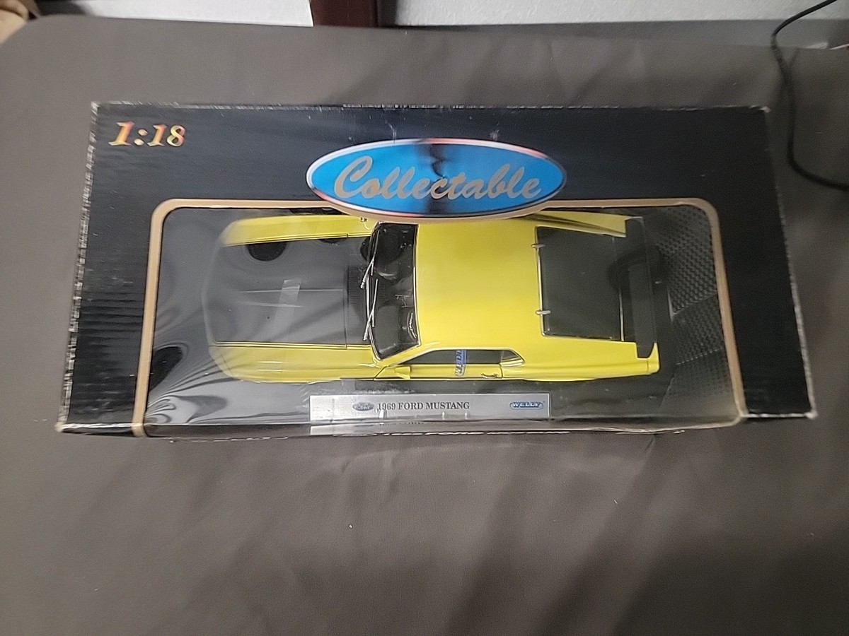 WELLY Vintage Model Car 1/18 - 1969 Yellow Ford Mustang Diecast