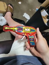 RAY GUN ATOMIC AGE SPACE LASER TOY HERO BLAST...
