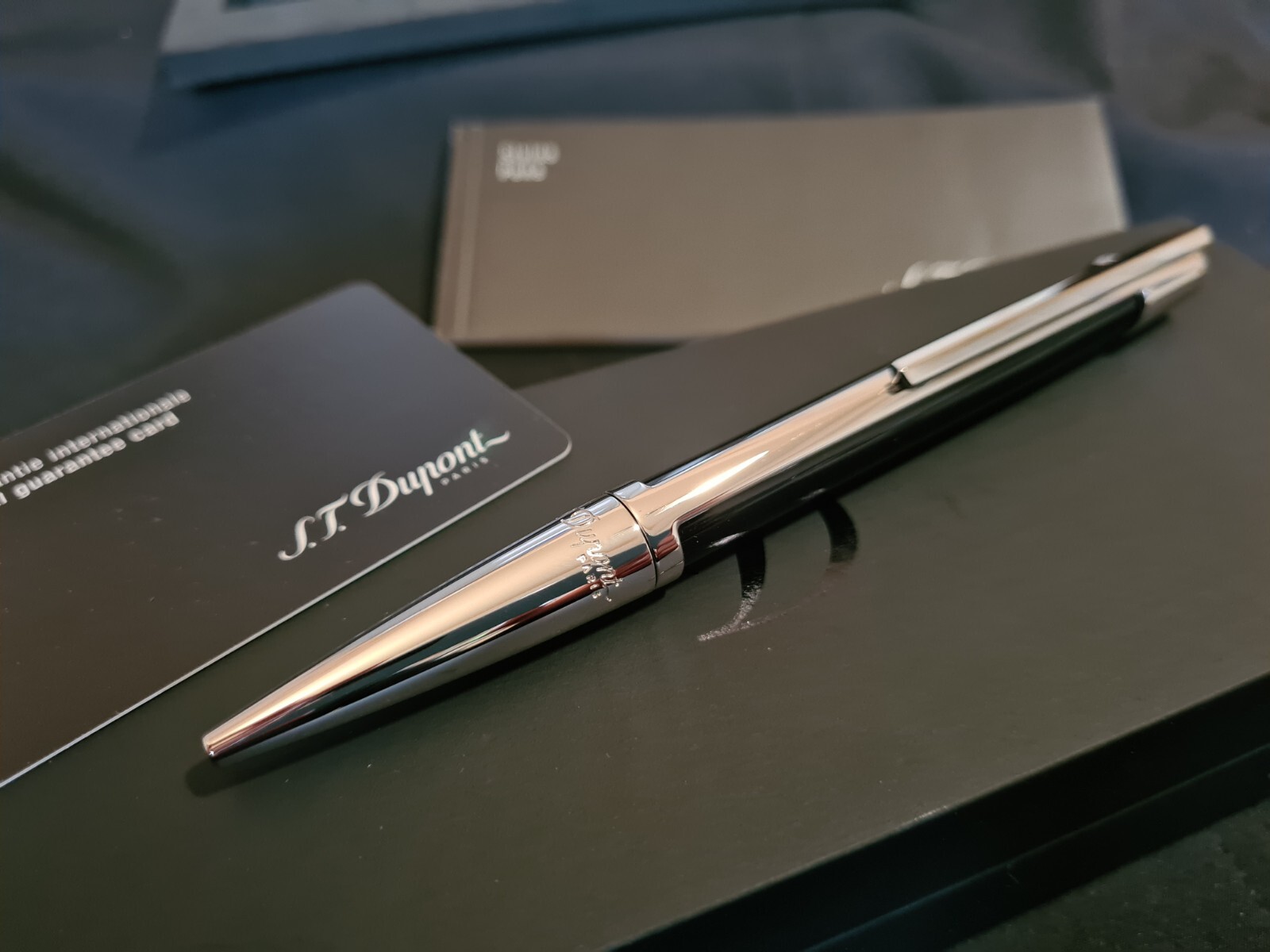 Stylo bille Dupont Défi noir luxe avec coffret complet neuf de collection