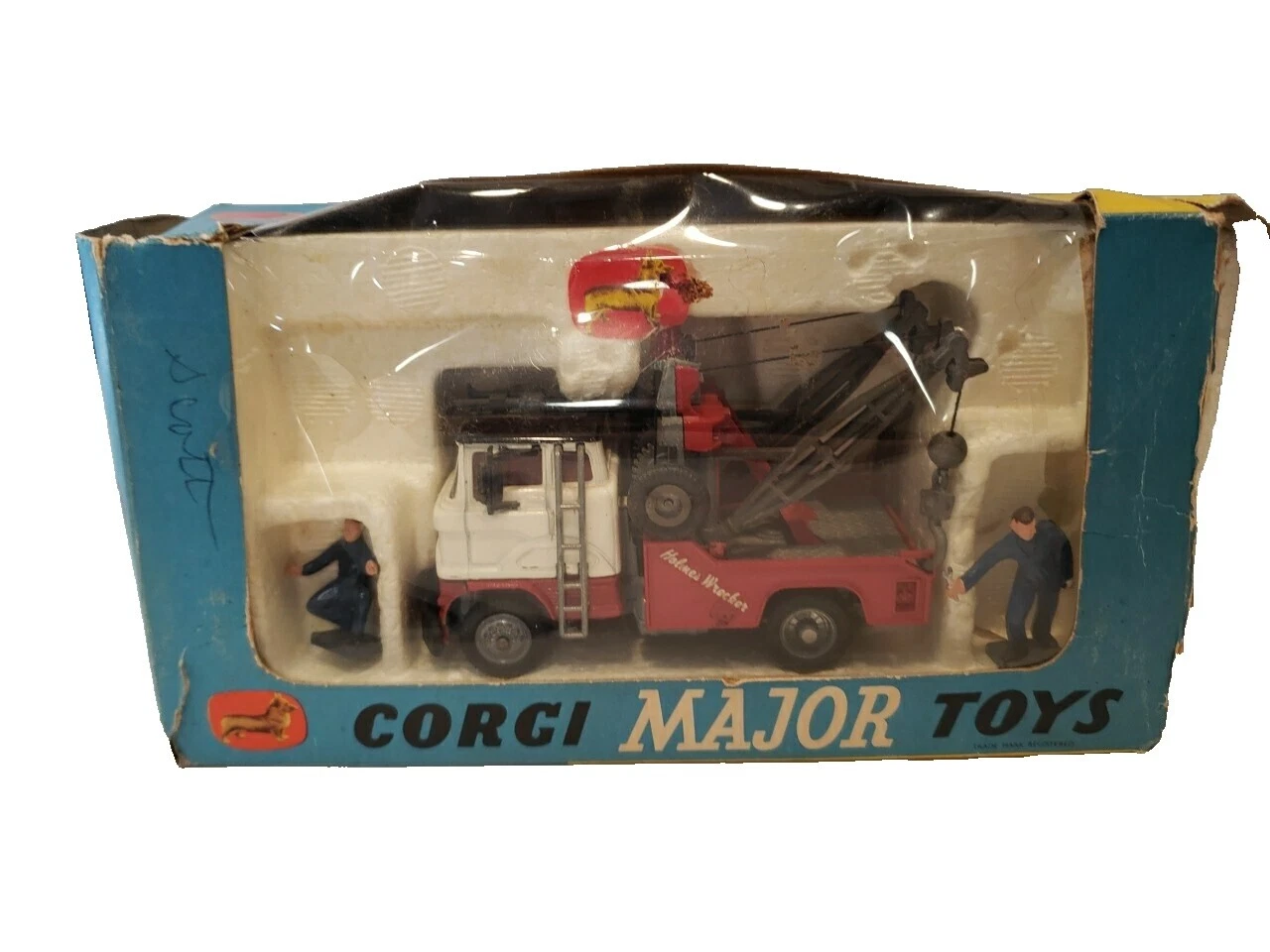 Современные литые машинки Corgi Toys производство